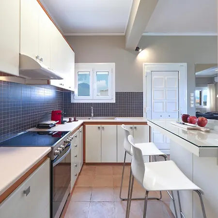 χαλκίδα-κάστρο, ανεξάρτητος όροφος, θέα - Parking Apartment *